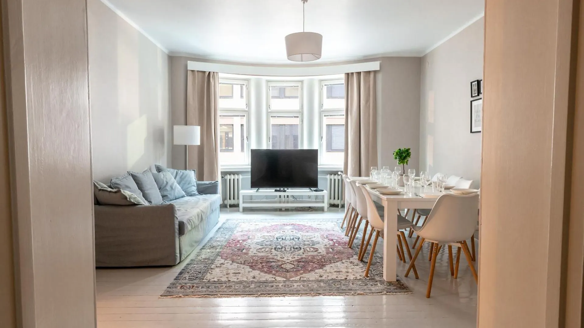 Spacious 5Br Apartment With Best Location In Kamppi هلسنكي