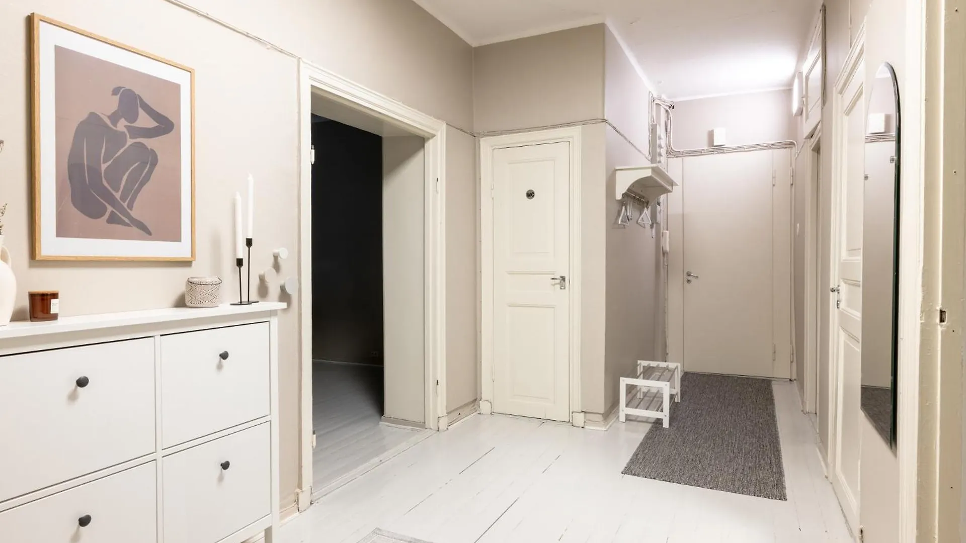 Spacious 5Br Apartment With Best Location In Kamppi هلسنكي